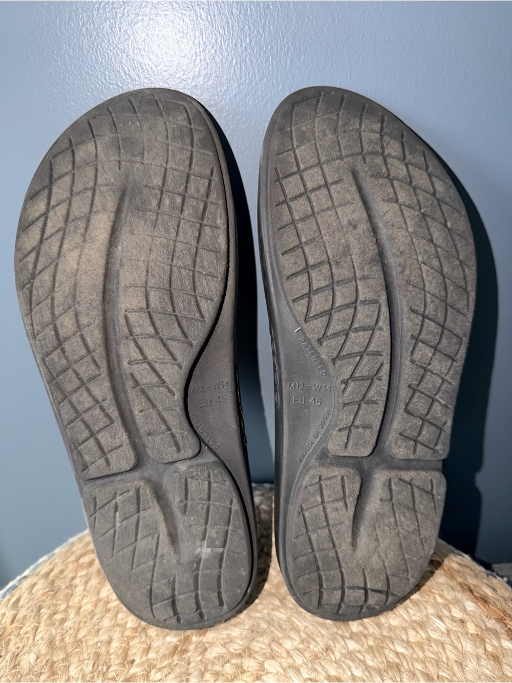 OOFOS Comfort Recovery Slides. - Picture 4 of 5